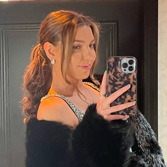 Meet your Posher, Ava - Picture 1 of 1